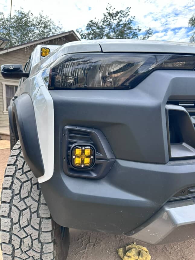 Cubierta de ventilación LED Squadron de Baja Designs para Colorado LT/TrailBoss 2024 (negro mate ASA)