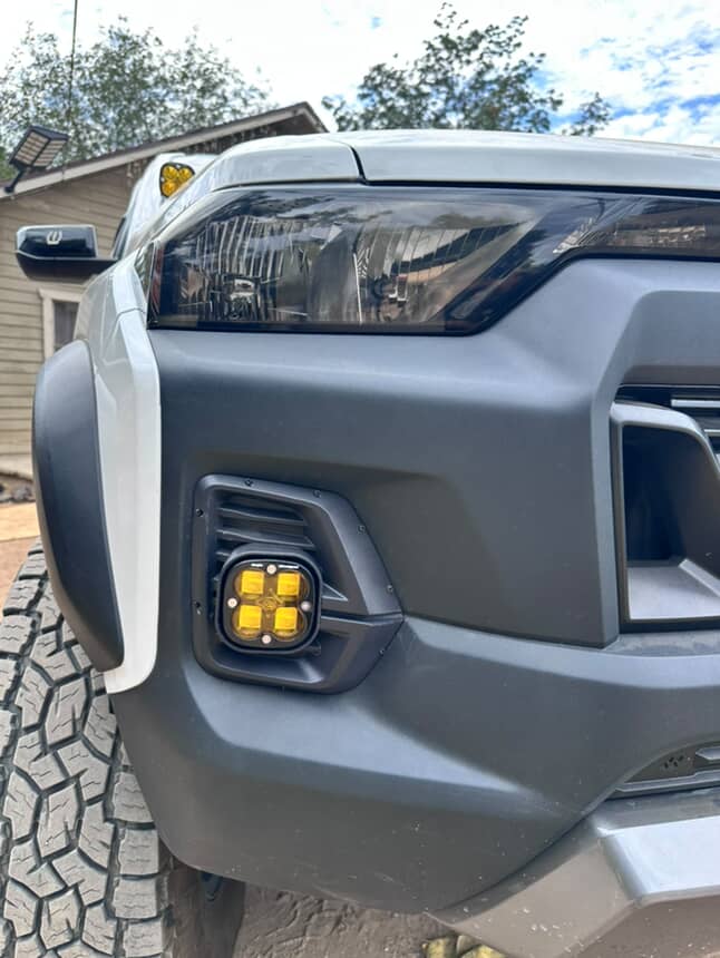 Cubierta de ventilación LED Squadron de Baja Designs para Colorado LT/TrailBoss 2024 (negro mate ASA)